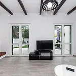 Mungo Villa
