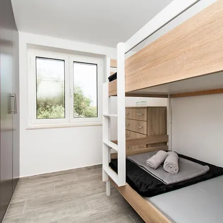 Mungo Villa