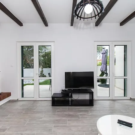 Mungo Villa