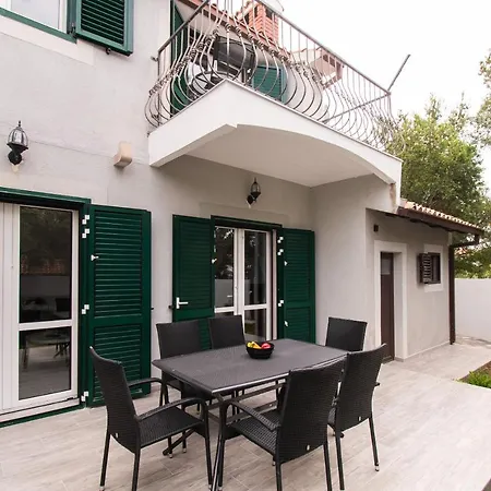 Mungo * Starigrad Paklenica